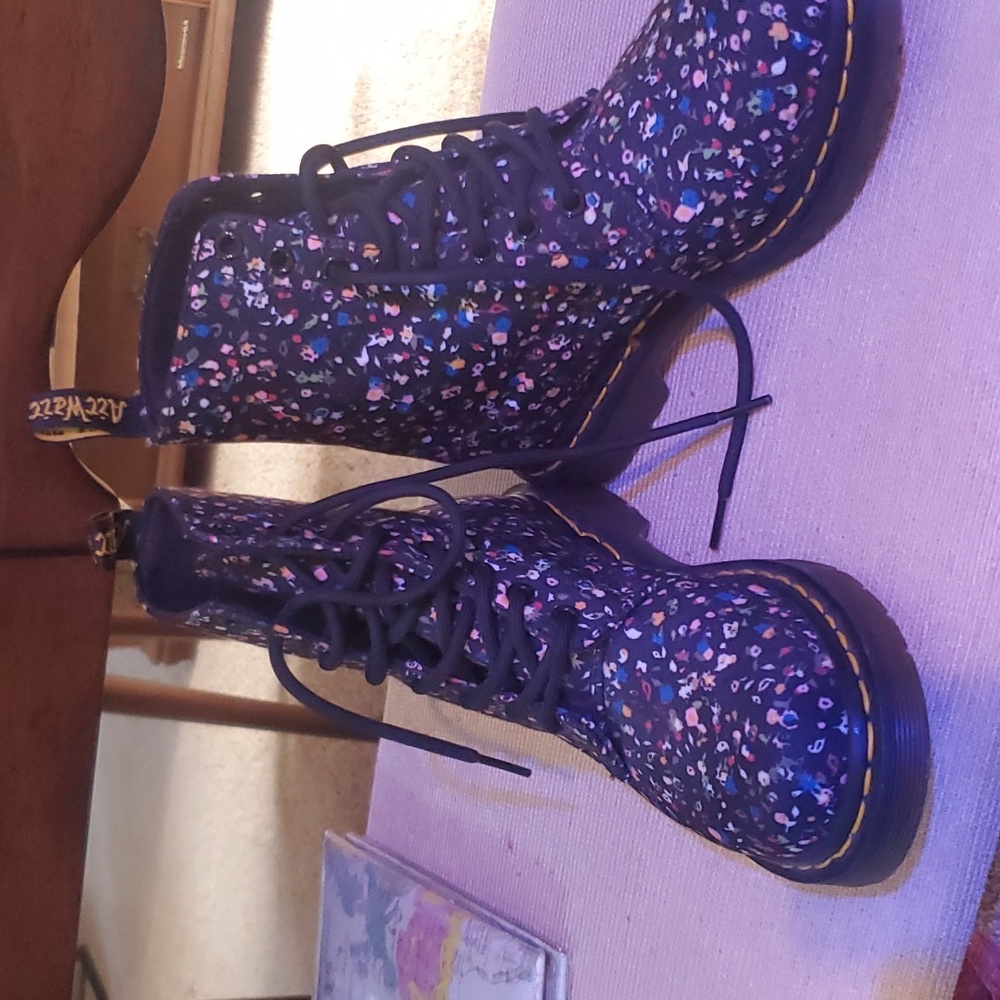 Floral doc martens / dr. marten boots